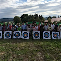 Team hinter den Zielscheiben