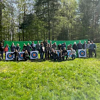 Team hinter Zielscheiben