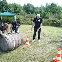 Weintransport mit verbundenen Augen: Teambuilding mit Ausblicken