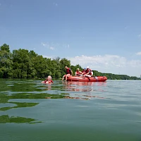 Raftboot auf dem Wasser