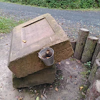 Konstrukt mit Steinen